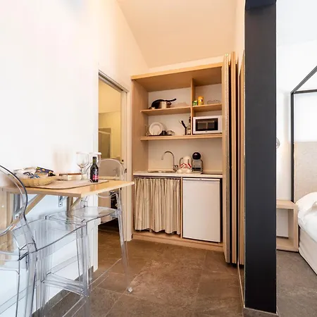 Apartmanhotel La Dimora Di Cornelia 4*