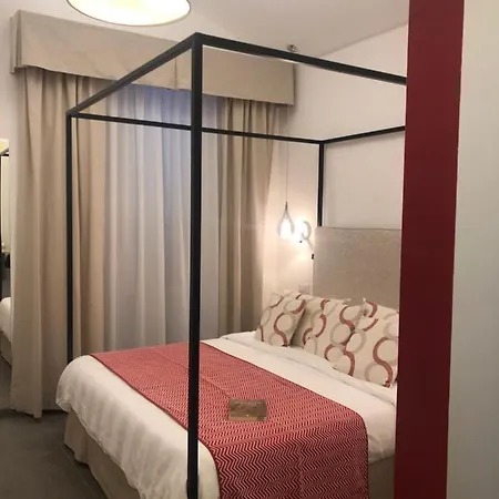 La Dimora Di Cornelia Aparthotel 4*