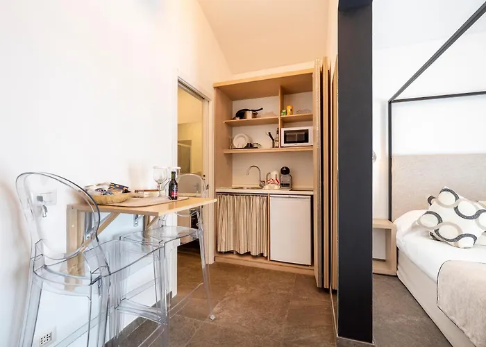 Aparthotel La Dimora Di Cornelia 4*