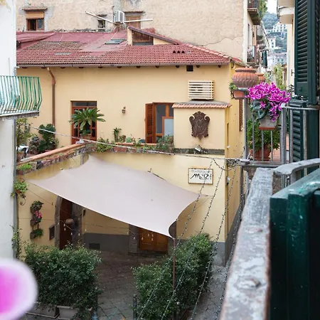 La Dimora Di Cornelia Lägenhetshotell 4*